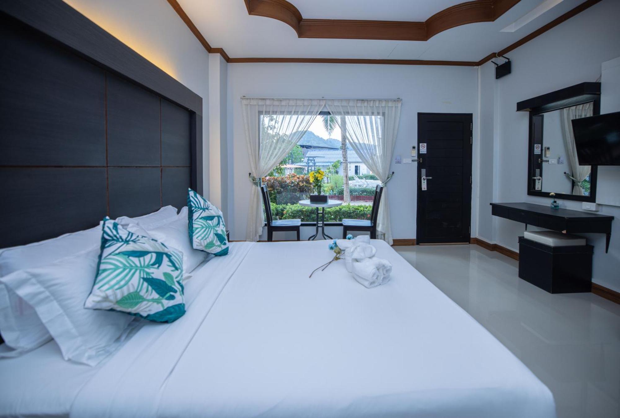 Blue Carina Hotel Пхукет Экстерьер фото